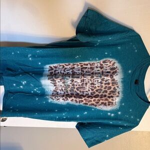 Women’s Washed/Bleached Look Teal Leopard Graphic Tee
